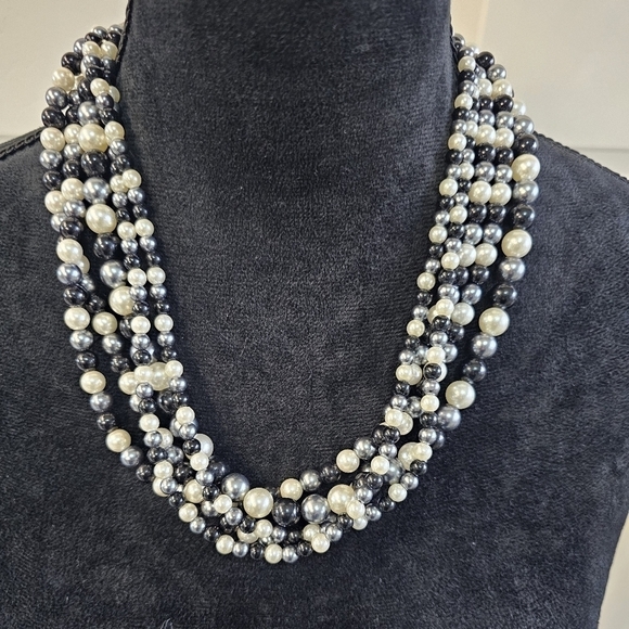 Costume Adjustable Faux Pearl Rope Necklace w Black, Silver & Pearl beads. EUC - Picture 5 of 8